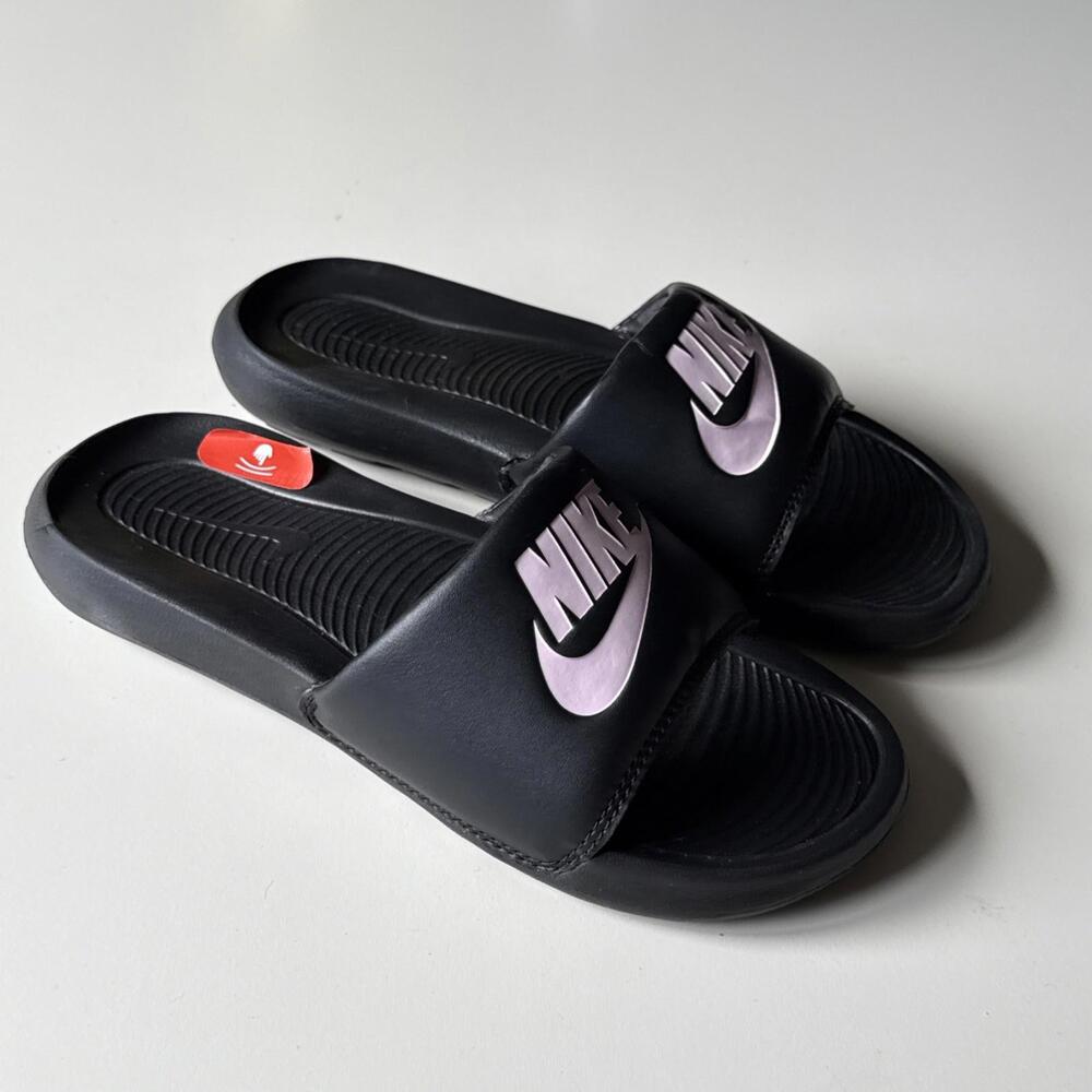 Nike Victori One Slides Womens Girls Size 5 CN9677-002 Black/Gold